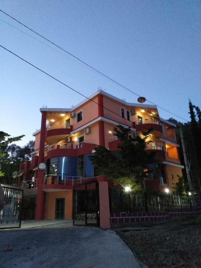Hotel Moris Kryemëdhej Exterior foto